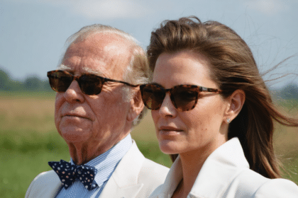 découvrez l'apparition saisissante d'albert et charlène de monaco en pleine nature, aux côtés de caroline de monaco, pour un moment exceptionnel et rare.