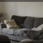 découvrez comment transformer une pièce facilement grâce à quelques changements simples et efficaces pour un intérieur rénové et harmonieux.