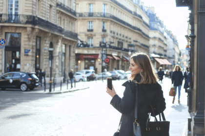 plongez dans la saison 6 d'« emily in paris » et découvrez la destination incontournable qui promet de nouveaux rêves et aventures.