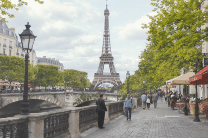découvrez les destinations incontournables à visiter au moins une fois dans votre vie, et laissez-vous inspirer par des lieux uniques et mémorables à travers le monde.