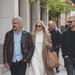 découvrez comment les stars influencent les tendances de la mode et façonnent les styles incontournables du moment.
