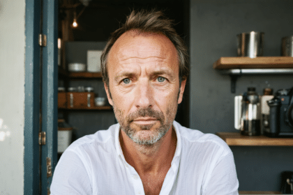 thomas lilti, réalisateur de la série « hippocrate », fait face à des accusations de plagiat venant de plusieurs scénaristes, suscitant un débat autour de l'originalité de son œuvre.