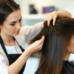 découvrez la vérité sur l'idée reçue selon laquelle couper ses cheveux accélère leur croissance, expliquée par une coiffeuse experte qui démêle le vrai du faux.