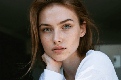 découvrez beauïse genç, la nouvelle muse de la mode qui rivalise avec linda evangelista. plongez dans l'univers de cette étoile montante qui redéfinit les standards de la beauté.