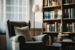 découvrez comment aménager un coin lecture cosy dans un petit salon grâce à des meubles adaptés, un éclairage doux et des astuces gain de place.