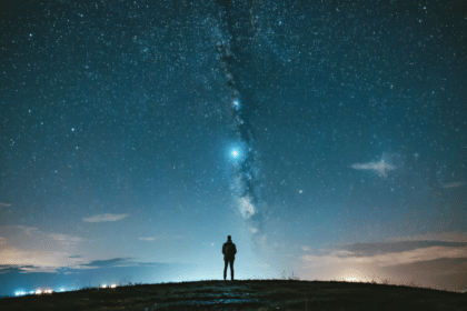 en octobre, trois signes du zodiaque bénéficient d’une belle énergie astrale. découvrez ce que les astres leur réservent.