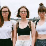 découvrez les meilleurs spots sportifs à paris pour toutes les femmes : la nerd, la guerrière et la mondaine, alliant passion, force et élégance au féminin.