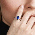 découvrez l’histoire et les secrets de la célèbre bague de fiançailles de lady diana, un bijou emblématique chargé de symboles.