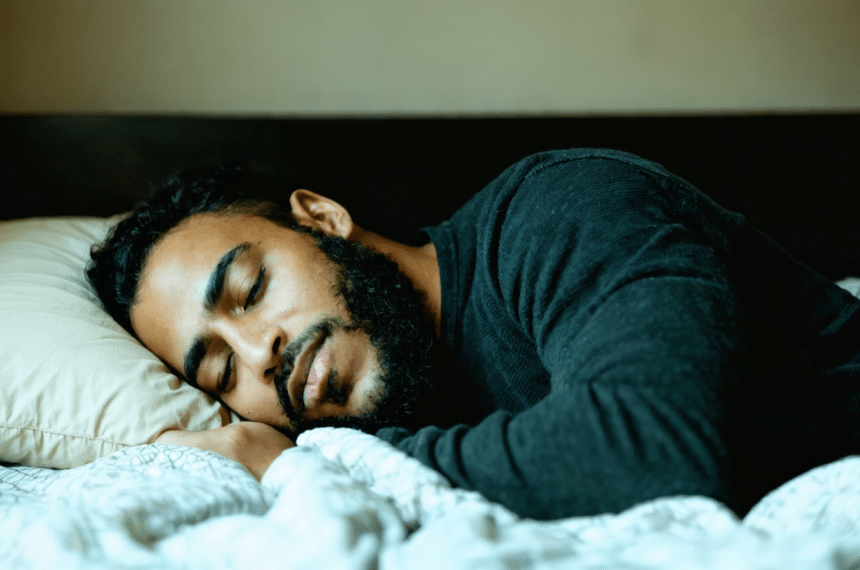 ils préfèrent une nuit de sommeil aux sorties entre amis ou aux repas de famille : rencontre avec ceux qui font du repos leur priorité.